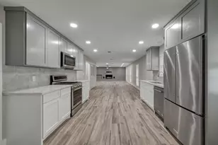 117 Broken Bough Ln, Conroe, TX 77304 - Photo 11