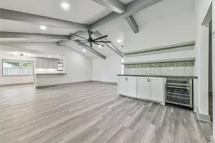 4102 Honey Oaks Dr, Taylor Lake Village, TX 77586 - Photo 5