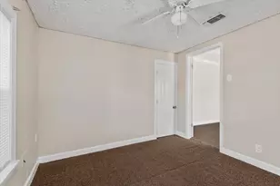 7413 Dallas St, Houston, TX 77011 - Photo 9