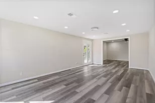 10613 Chadwick St, Houston, TX 77029 - Photo 7