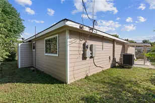 10613 Chadwick St, Houston, TX 77029 - Photo 27