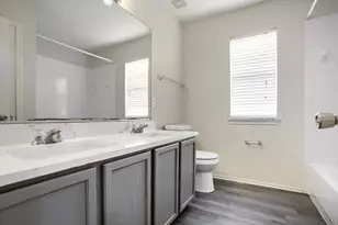 10506 Sugar Trace Dr, Sugar Land, TX 77498 - Photo 25