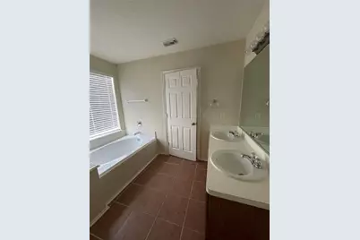 10506 Sugar Trace Drive, Sugar Land, TX 77498 - Photo 13