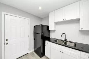 5441 Minden St, Houston, TX 77026 - Photo 9