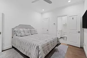 2174 Briarglen Dr, Houston, TX 77027 - Photo 25