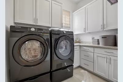1211 Wynden Commons Lane, Houston, TX 77056 - Photo 27