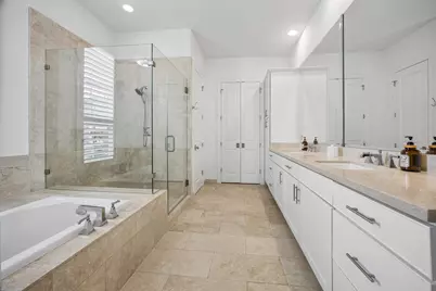 1211 Wynden Commons Lane, Houston, TX 77056 - Photo 19