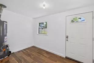 1805 Ave N 1/2, Galveston, TX 77550 - Photo 17
