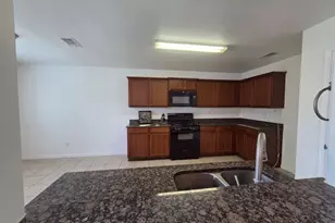 9914 Pearl Creek Ln, Rosharon, TX 77583 - Photo 11