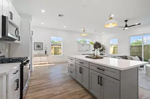 9003 Comal St, Houston, TX 77051 - Photo 7