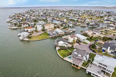 143 Bora Bora Drive, Tiki Island, TX 77554 - Photo 5