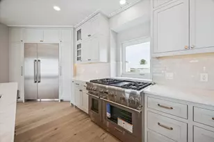 143 Bora Bora Dr, Tiki Island, TX 77554 - Photo 9