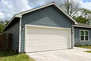 8017 Charlesmont St, Houston, TX 77078 - Photo 29