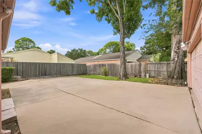 2907 Fairway Drive, Sugar Land, TX 77478 - Photo 9
