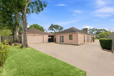 2907 Fairway Drive, Sugar Land, TX 77478 - Photo 7