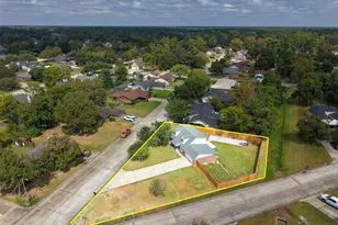 12306 Old River Dr, Baytown, TX 77523 - Photo 3