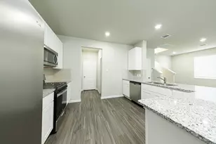 3866 Avalon Ln, Conroe, TX 77301 - Photo 5