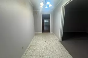 307 S Market St, Louise, TX 77455 - Photo 13