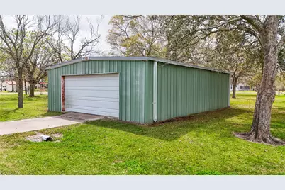 307 S Market Street, Louise, TX 77455 - Photo 35
