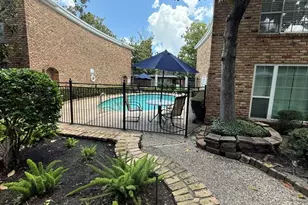 2121 Fountain View Dr, Houston, TX 77057 - Photo 23