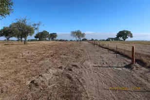 566 Co Rd 430, Hallettsville, TX 77964 - Photo 9