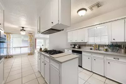 4205 Lariat Drive, Baytown, TX 77521 - Photo 13