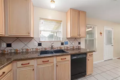 2235 Heatherwood Drive, Missouri City, TX 77489 - Photo 5