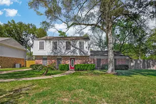 2239 Parkdale Dr, Houston, TX 77339 - Photo 3