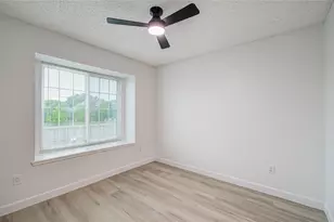 13803 Purplemartin St, Houston, TX 77083 - Photo 21