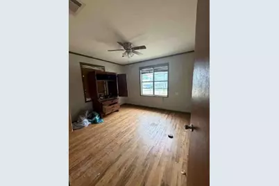 201 E Meadow Street, Iredell, TX 76649 - Photo 9
