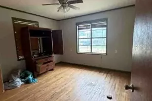 201 E Meadow St, Iredell, TX 76649 - Photo 9