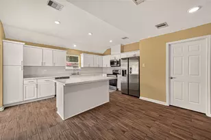 12818 Huntington Field Dr, Houston, TX 77099 - Photo 7