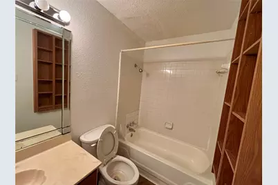 8287 Creekbend Drive #8287, Houston, TX 77071 - Photo 5