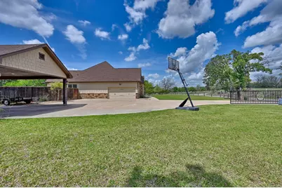 2245 Strangmeier Road, Brenham, TX 77833 - Photo 9