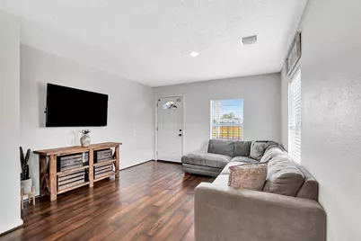 7714 Helmers Street, Houston, TX 77022 - Photo 9