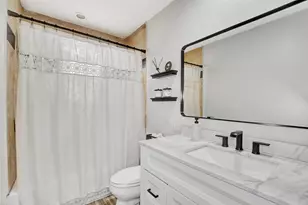 7714 Helmers St, Houston, TX 77022 - Photo 29