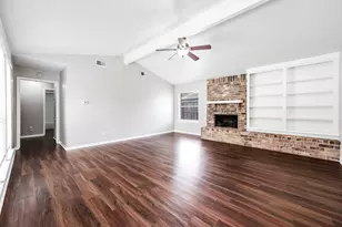 1922 Arcadia Dr, Sugar Land, TX 77498 - Photo 9