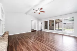 1922 Arcadia Dr, Sugar Land, TX 77498 - Photo 11