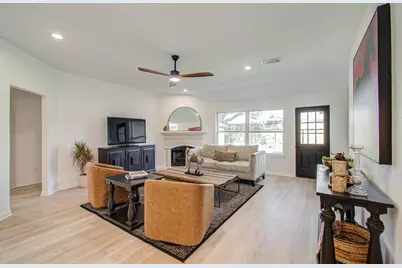 2030 Creek Shore Lane, Pearland, TX 77581 - Photo 11