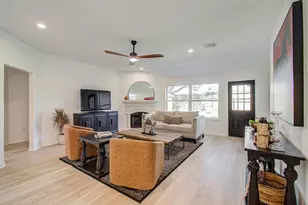 2030 Creek Shore Ln, Pearland, TX 77581 - Photo 11
