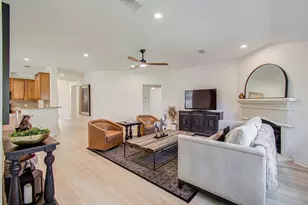 2030 Creek Shore Ln, Pearland, TX 77581 - Photo 13