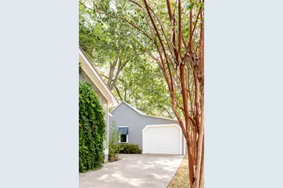 104 W Bell Street, Fayetteville, TX 78940 - Photo 3