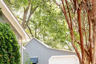 104 W Bell St, Fayetteville, TX 78940 - Photo 3