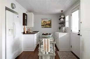 104 W Bell St, Fayetteville, TX 78940 - Photo 45