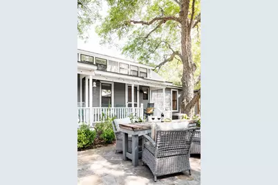 104 W Bell Street, Fayetteville, TX 78940 - Photo 5