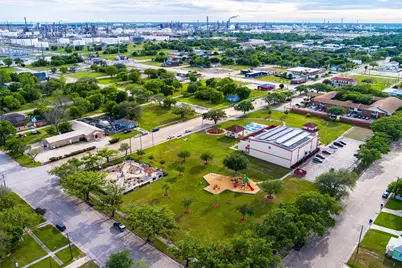 423 3rd Avenue N, Texas City, TX 77590 - Photo 13