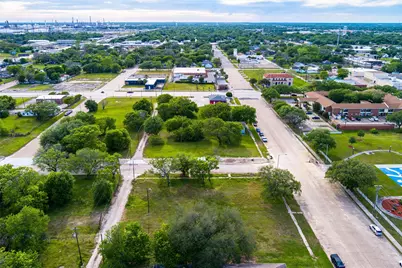 423 3rd Avenue N, Texas City, TX 77590 - Photo 11