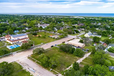 423 3rd Avenue N, Texas City, TX 77590 - Photo 9