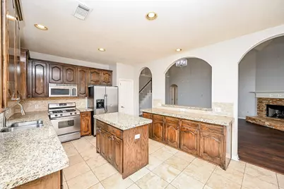 8135 Cove Timbers Lane, Tomball, TX 77375 - Photo 11