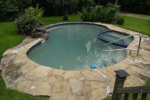 1355 County Rd 145, Alvin, TX 77511 - Photo 11
